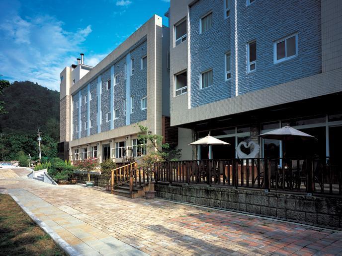 The Solas Hot Spring Resort Nantou Esterno foto